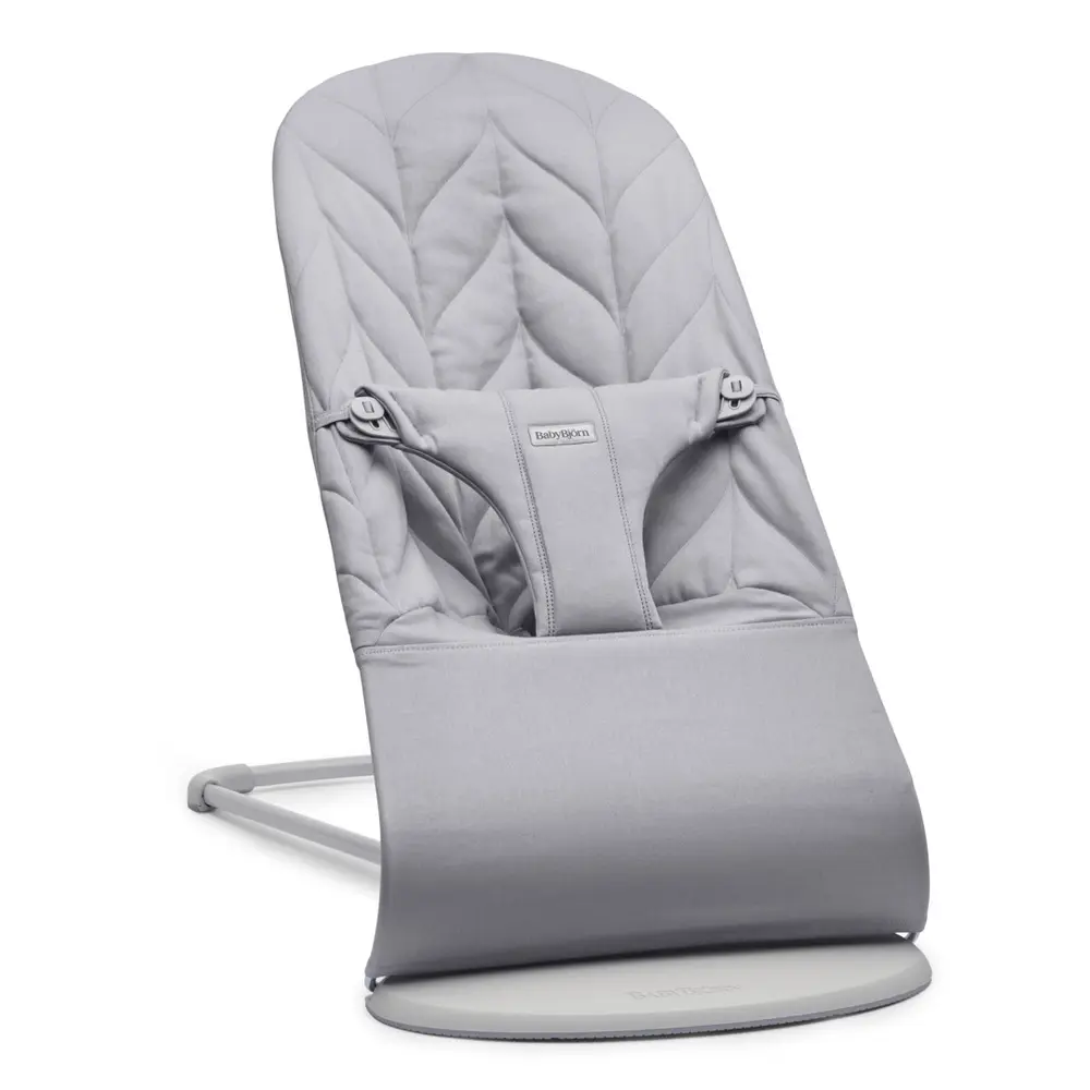 Babysitter Bliss Vävd Bladmönstrad Quilt Ljusgrå
